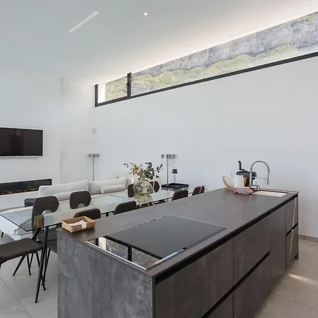 Lujosa Ultramoderna Villa *